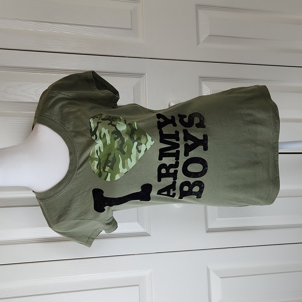 I Love Army Boys flockedcamo and army green t-shirt L